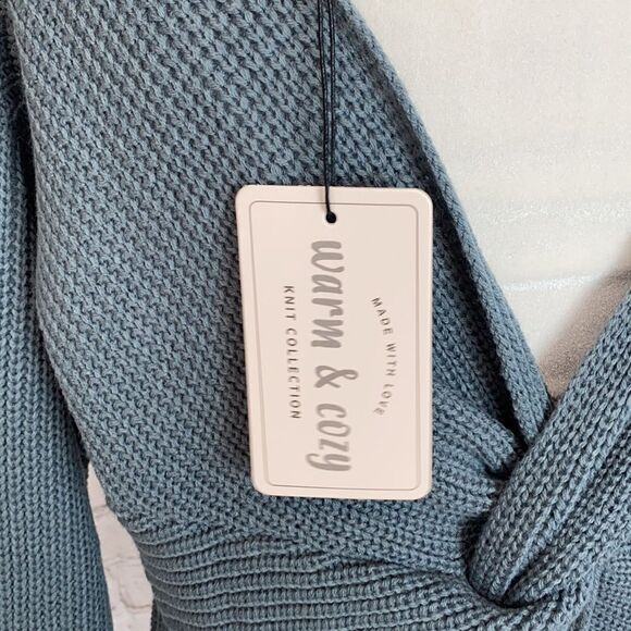 Woman’s cross back sweater - Picture 10 of 12